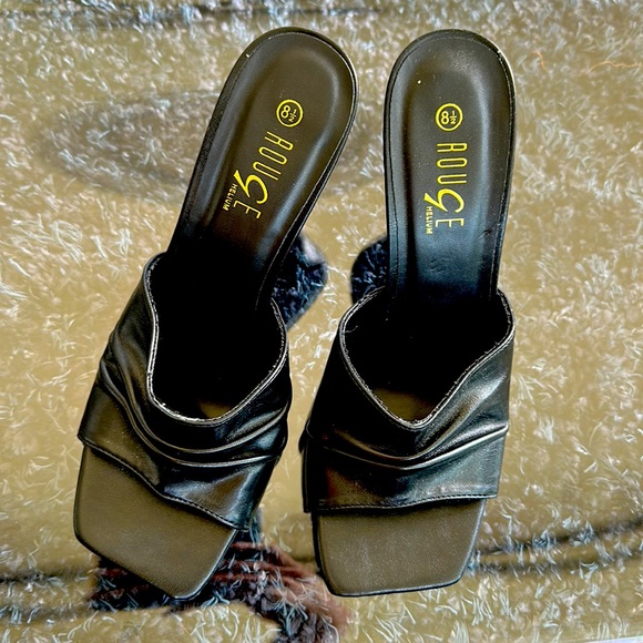 Rouge Helium Other - NIB Rouge Helium Mules 8 1/2